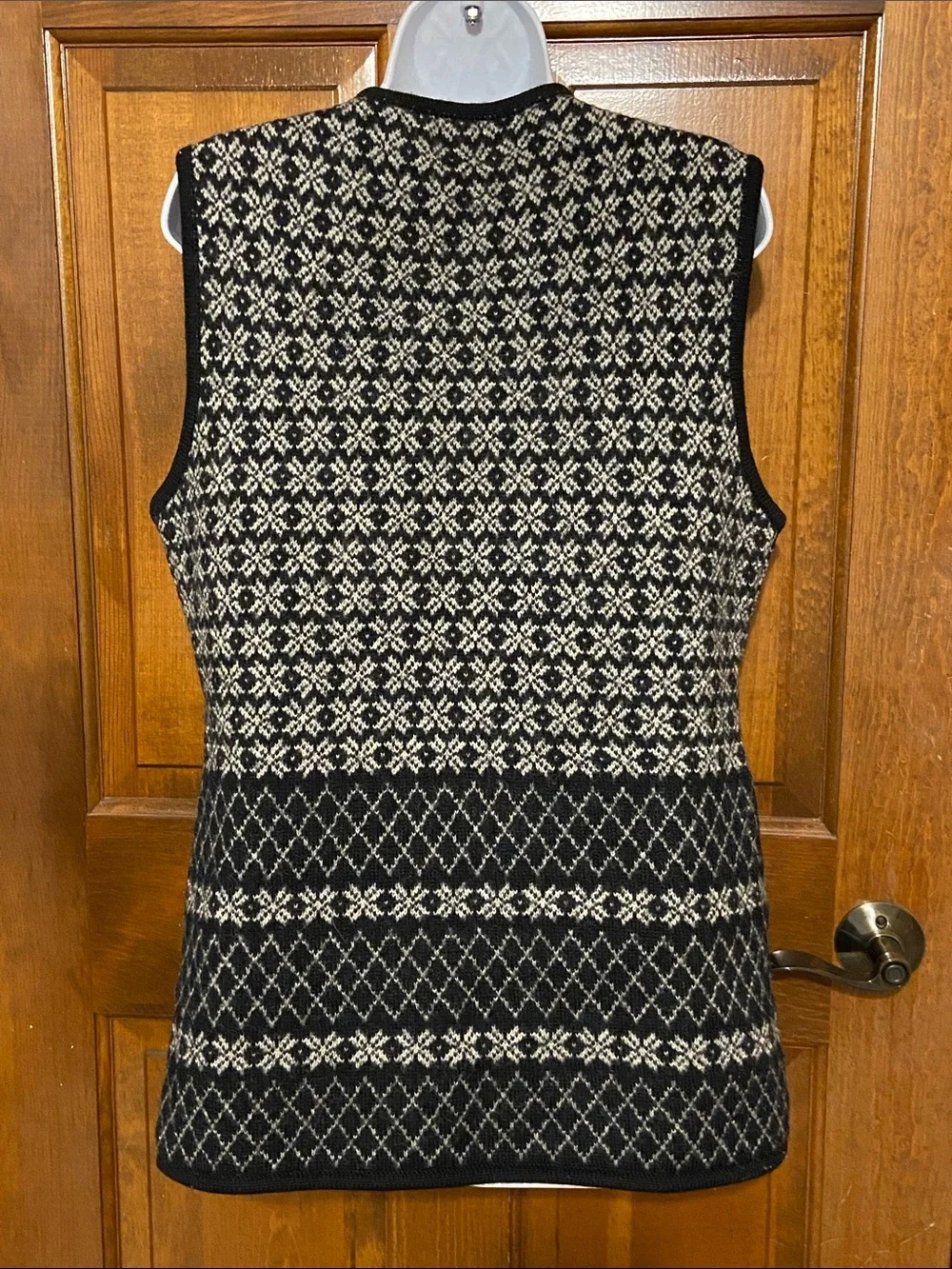 Vintage GAP Wool Vest 1990s Knit Silver metal Button Clasp Cottage Size Large